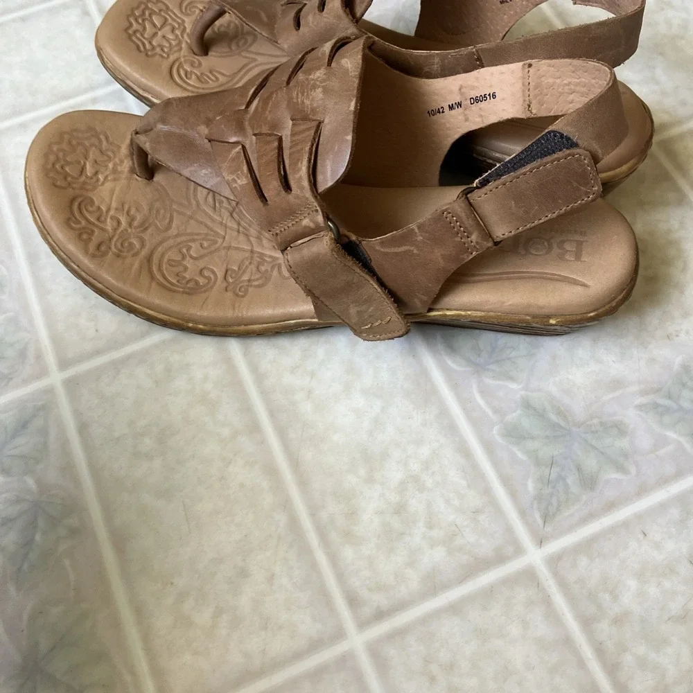 Born Womens Tan Leather Woven T-Strap Wedge Thong Sandals Size 10 M/W D60516‎
